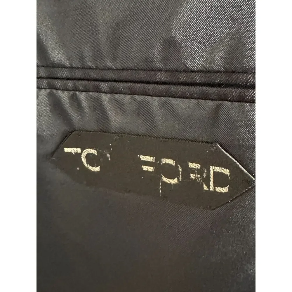 Tom Ford Navy Wool Mohair 2Pc Peak Lapel Suit Windsor 56 46R US 36x31 Trousers